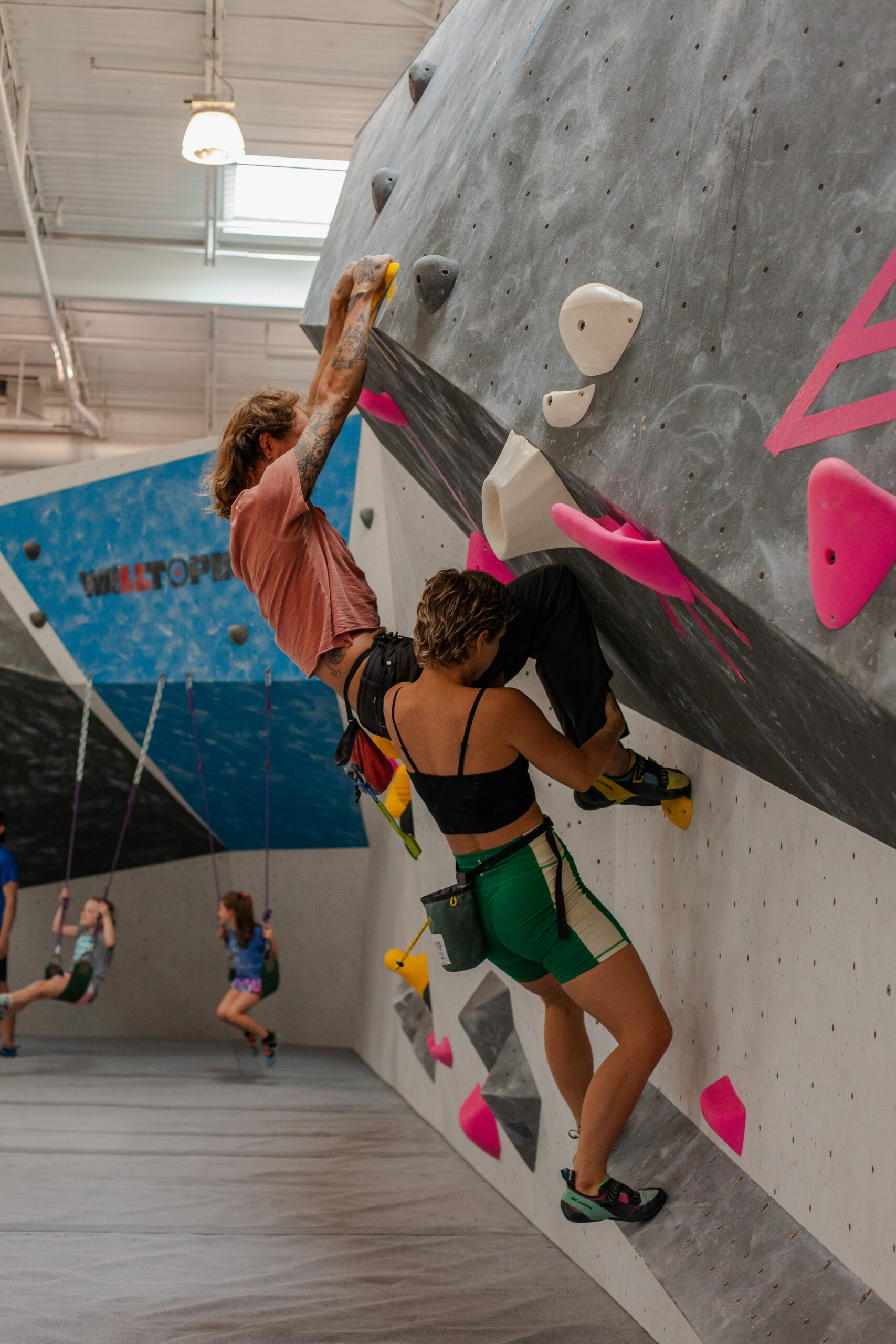 What is Bouldering? – Memphis Rox Climbing and Community Center